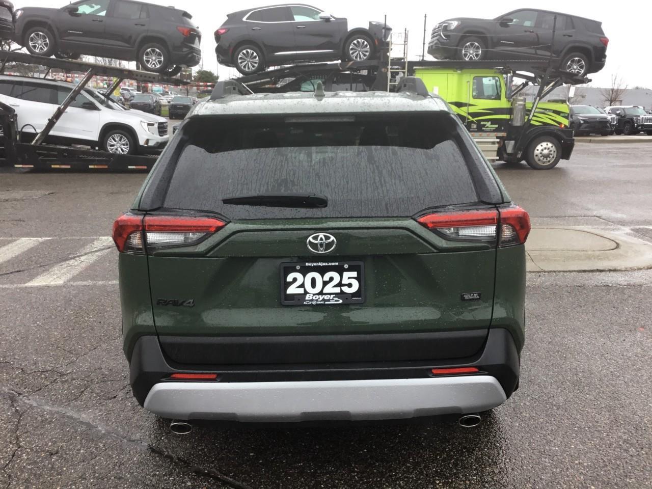 2025 Toyota RAV4 TRAIL Photo3
