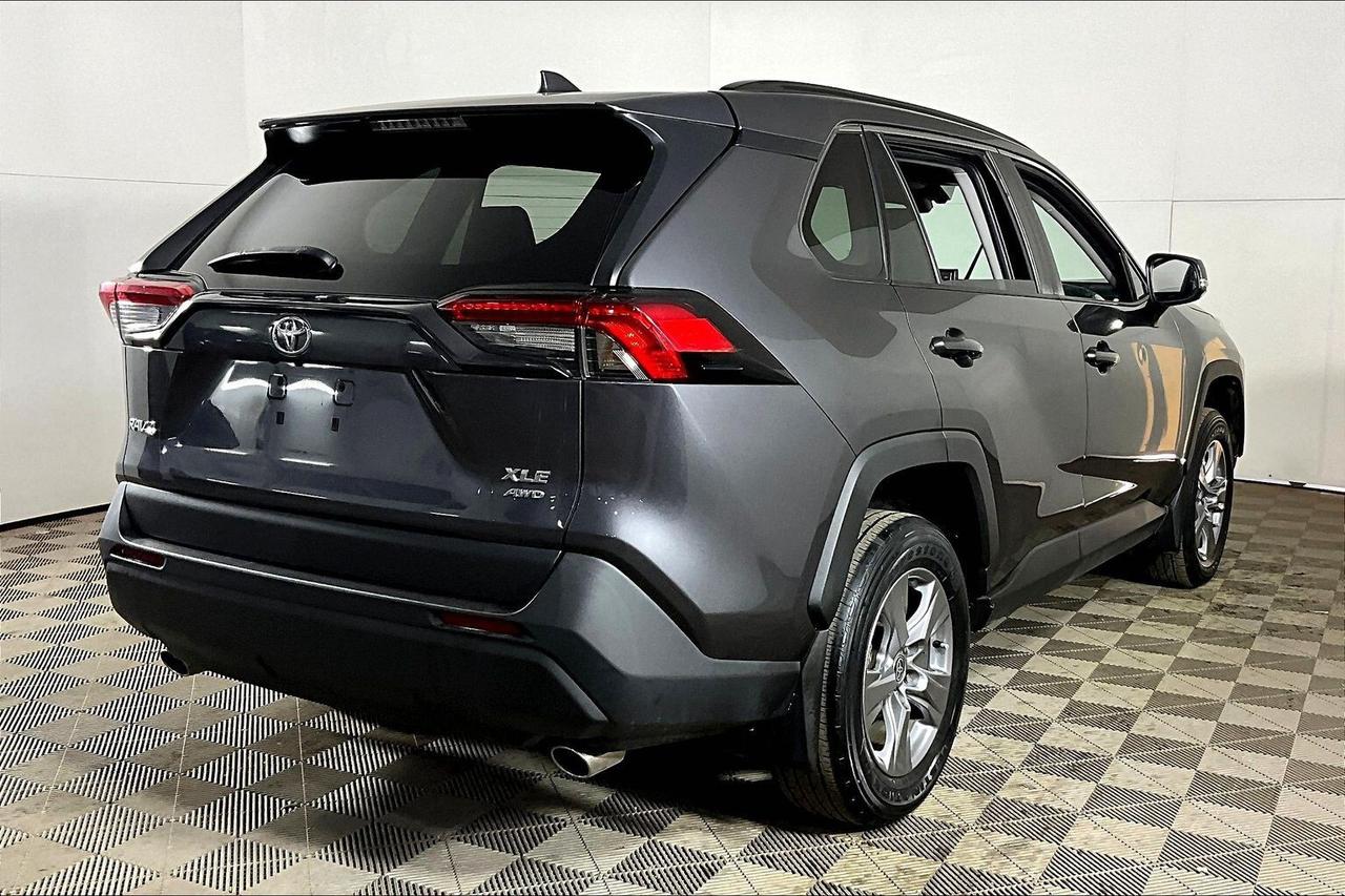 2022 Toyota RAV4 XLE AWD Photo