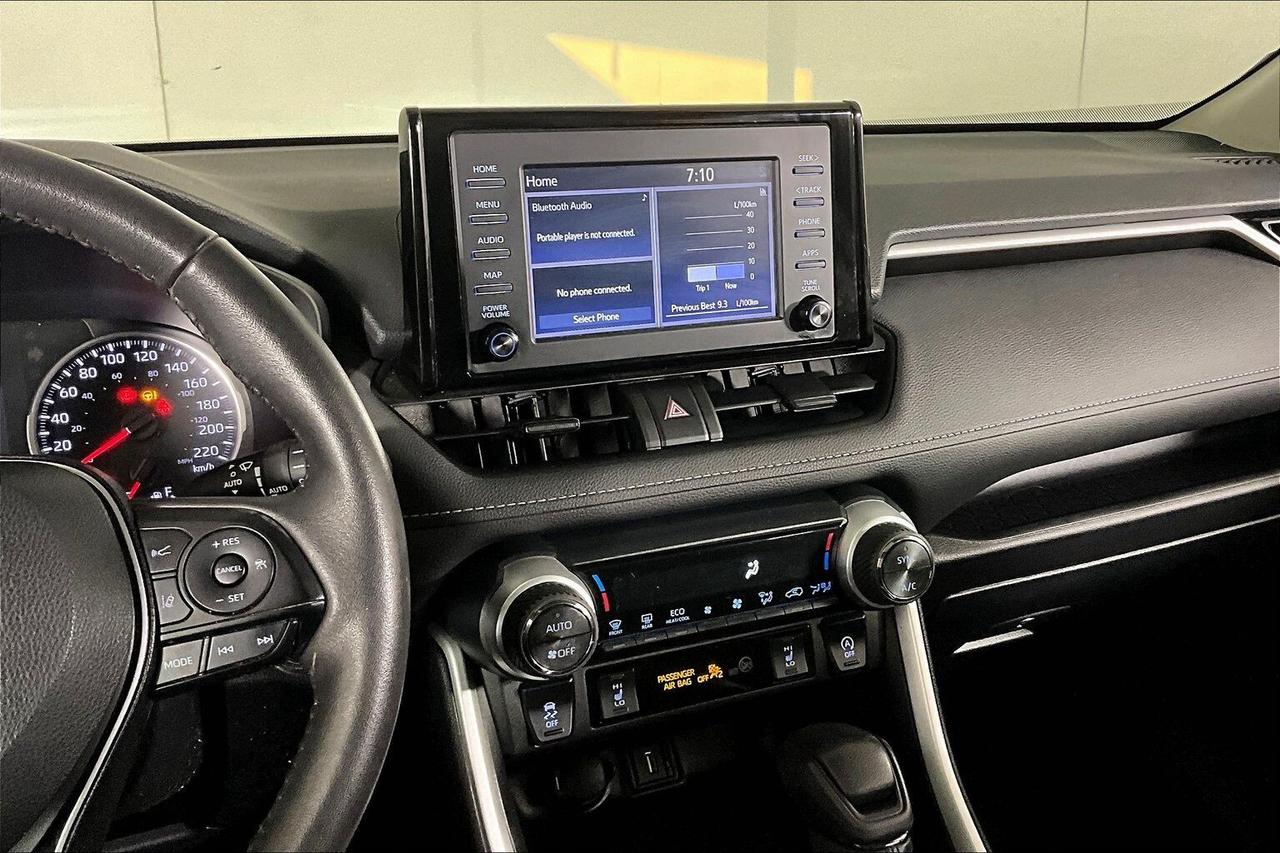 2022 Toyota RAV4 XLE AWD Photo