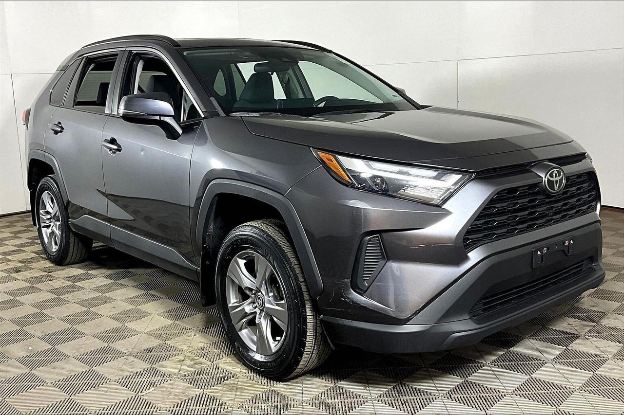 2022 Toyota RAV4 XLE AWD Photo