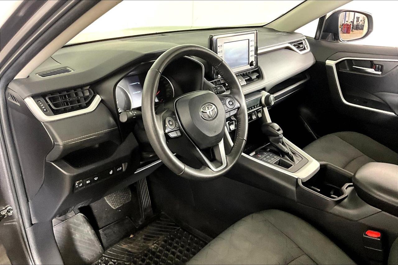 2022 Toyota RAV4 XLE AWD Photo