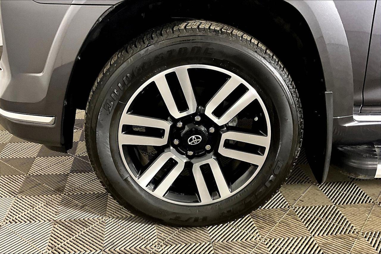 2023 Toyota 4Runner 4WD Photo