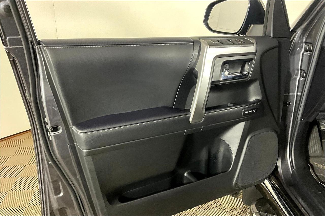 2023 Toyota 4Runner 4WD Photo
