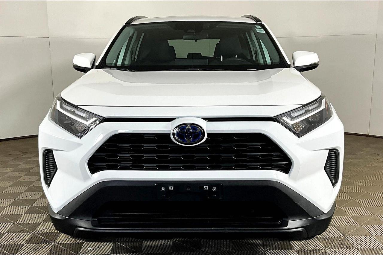 2023 Toyota RAV4 Hybrid XLE AWD Photo2