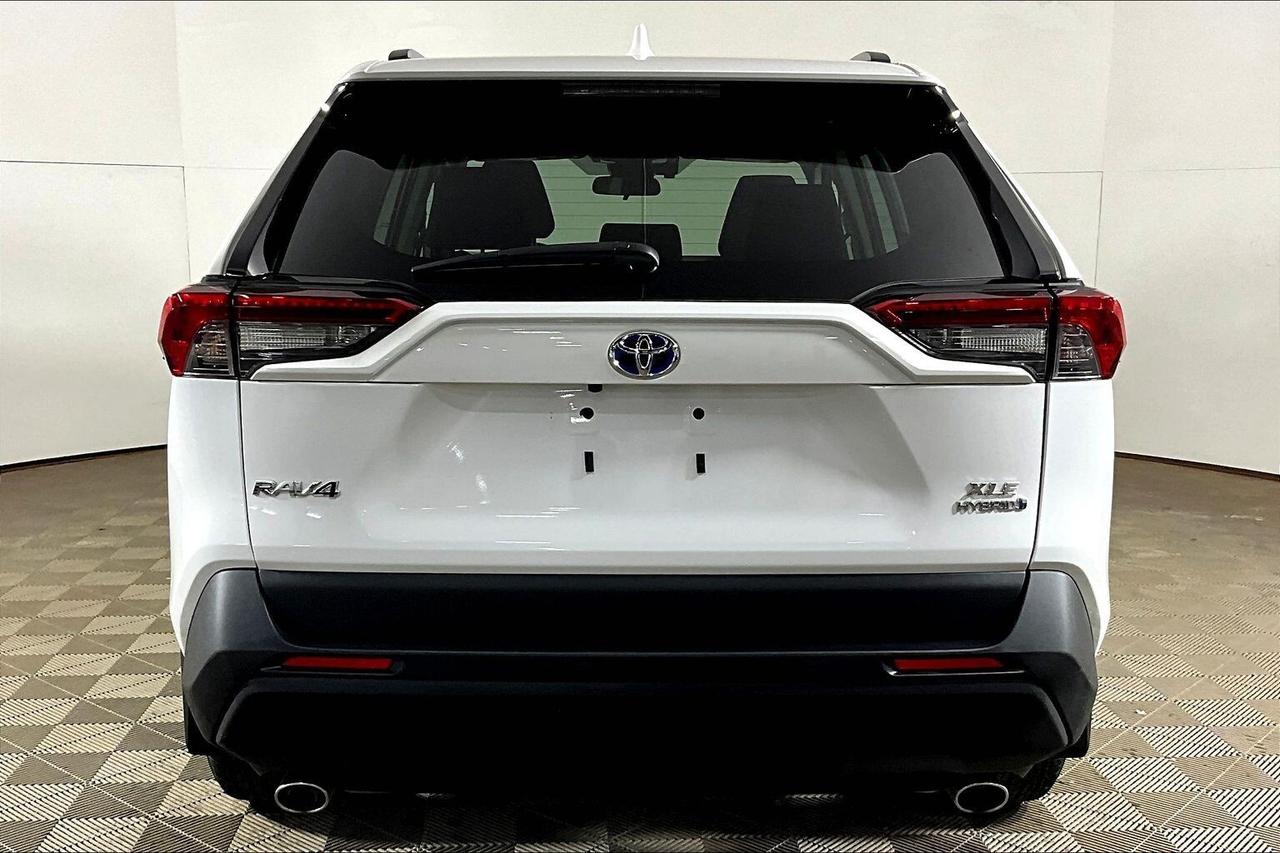 2023 Toyota RAV4 Hybrid XLE AWD Photo3
