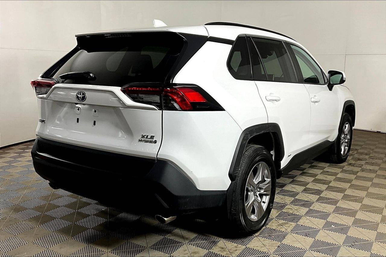 2023 Toyota RAV4 Hybrid XLE AWD Photo