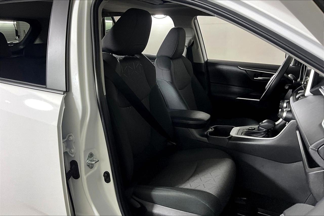2023 Toyota RAV4 Hybrid XLE AWD Photo