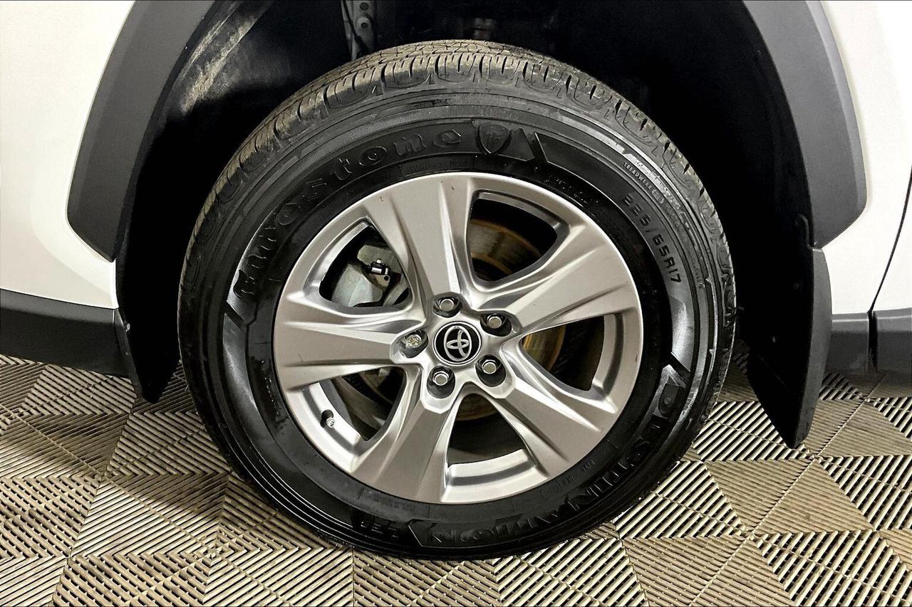 2023 Toyota RAV4 Hybrid XLE AWD Photo