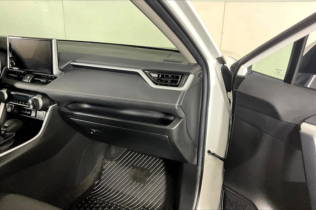 2023 Toyota RAV4 Hybrid XLE AWD Photo