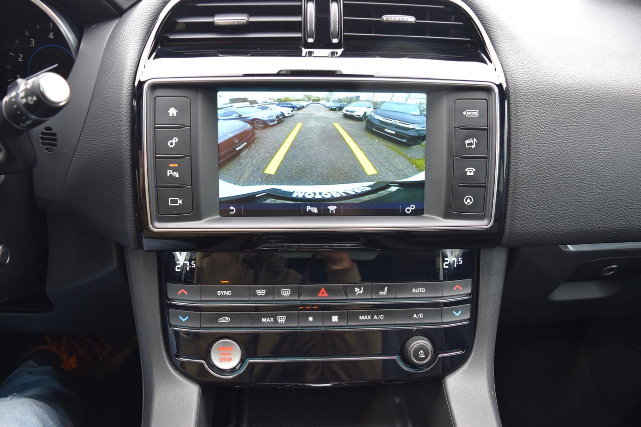 2017 Jaguar F-PACE Prestige Navi Panoramic Sunroof Photo