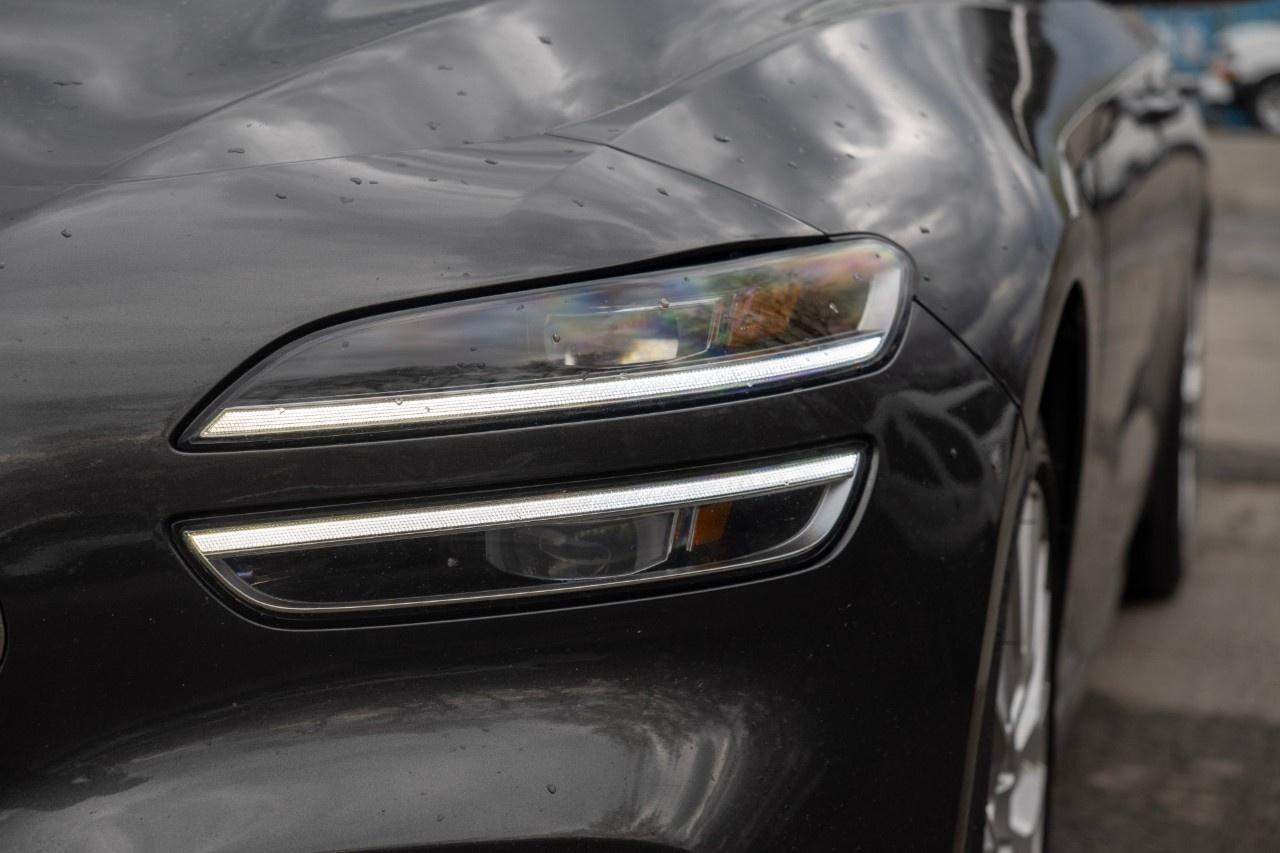 2023 Genesis G70 2.0T Select AWD Photo2