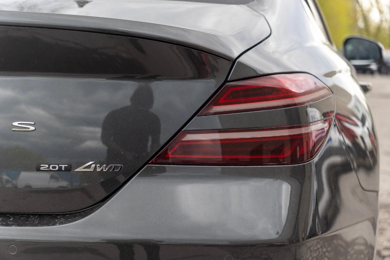 2023 Genesis G70 2.0T Select AWD Photo3