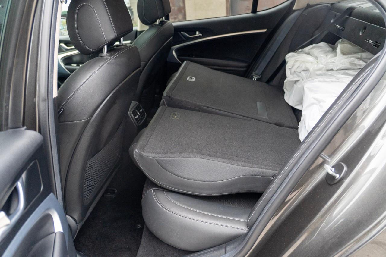 2023 Genesis G70 2.0T Select AWD Photo