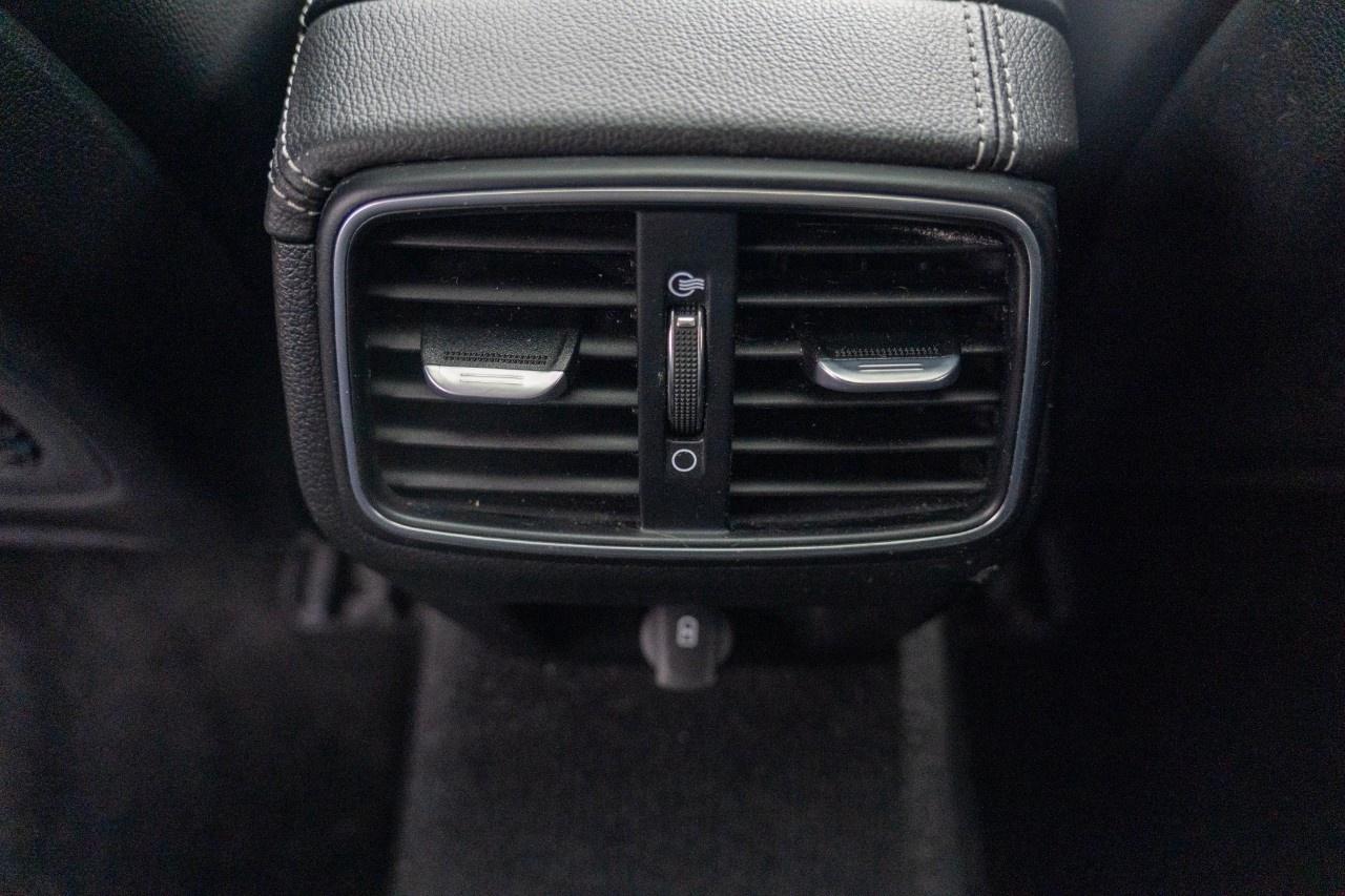 2023 Genesis G70 2.0T Select AWD Photo