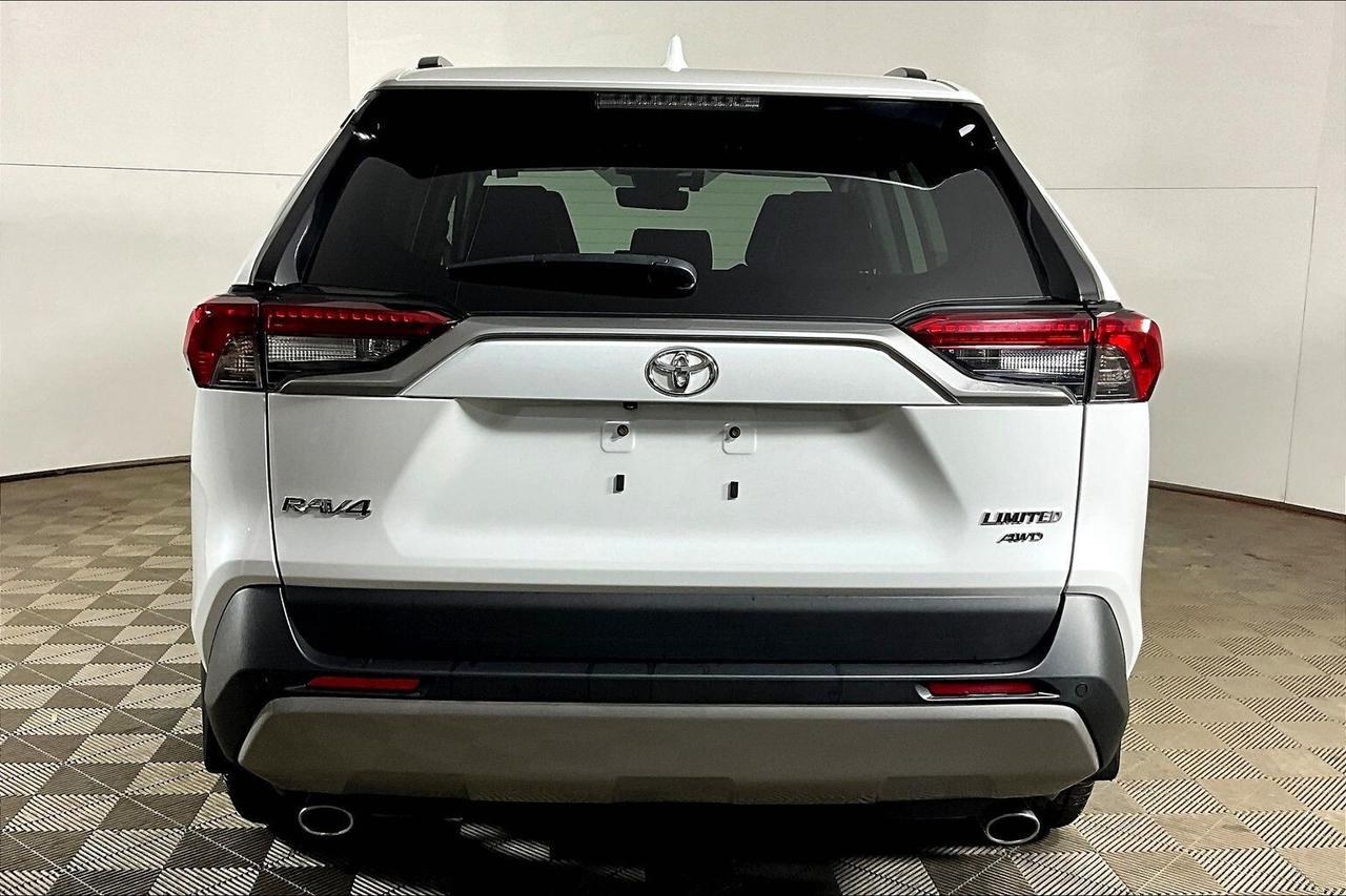 2023 Toyota RAV4 LIMITED AWD Photo