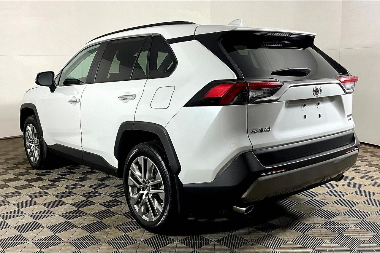 2023 Toyota RAV4 LIMITED AWD Photo
