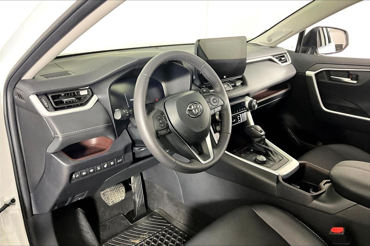 2023 Toyota RAV4 LIMITED AWD Photo