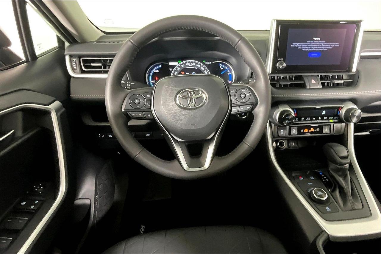 2025 Toyota RAV4 Hybrid XLE AWD Photo4