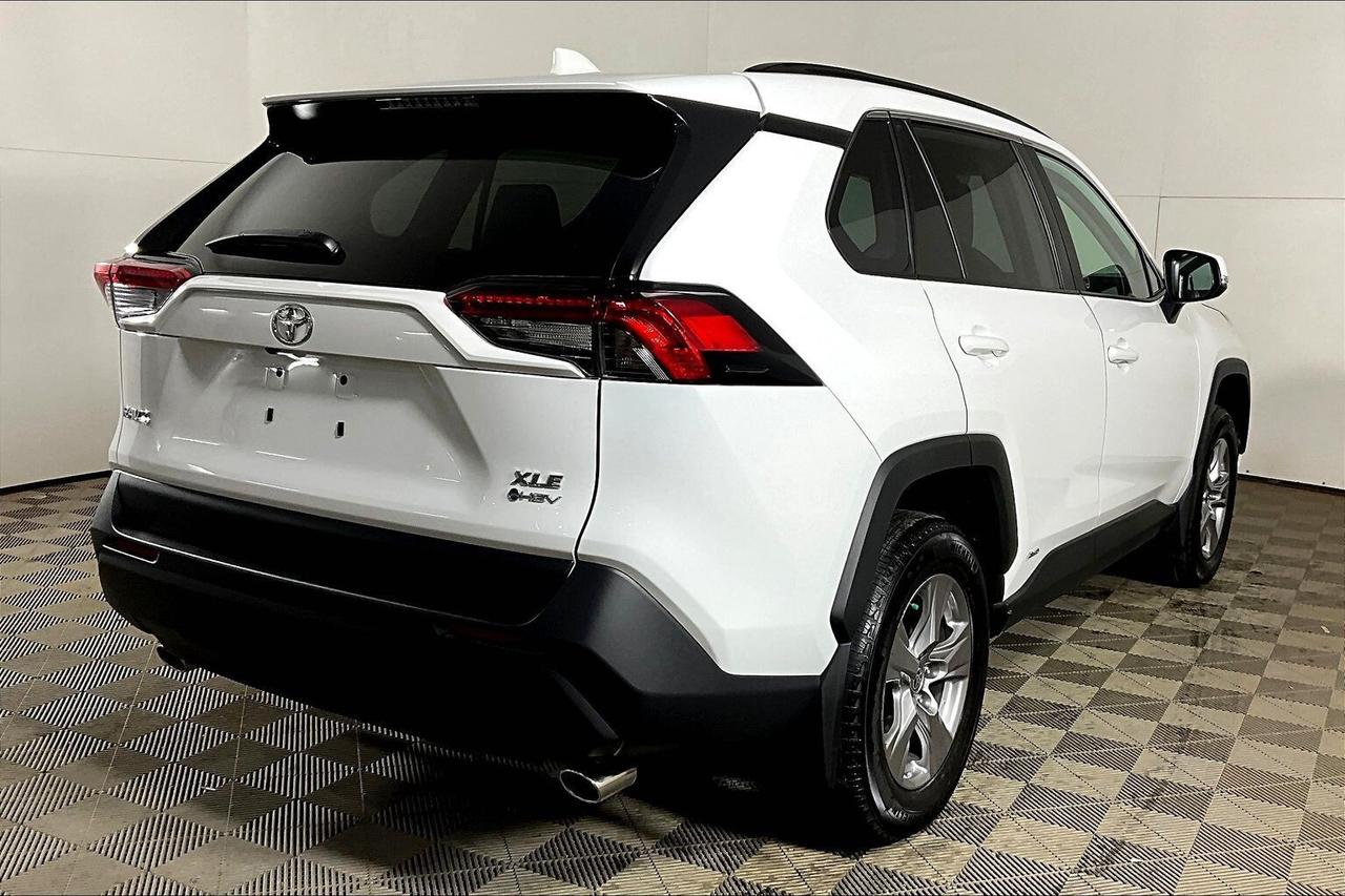 2025 Toyota RAV4 Hybrid XLE AWD Photo
