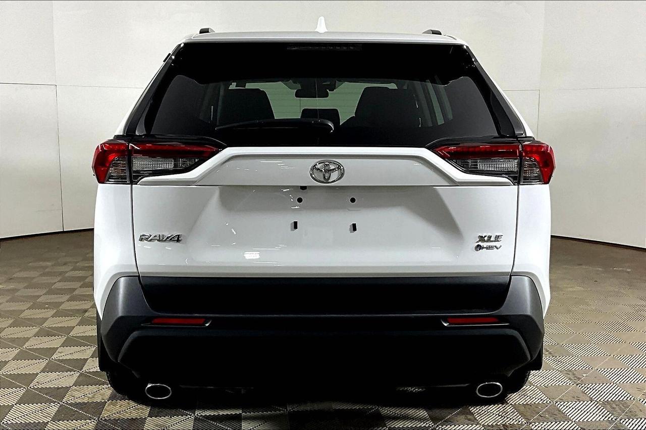 2025 Toyota RAV4 Hybrid XLE AWD Photo