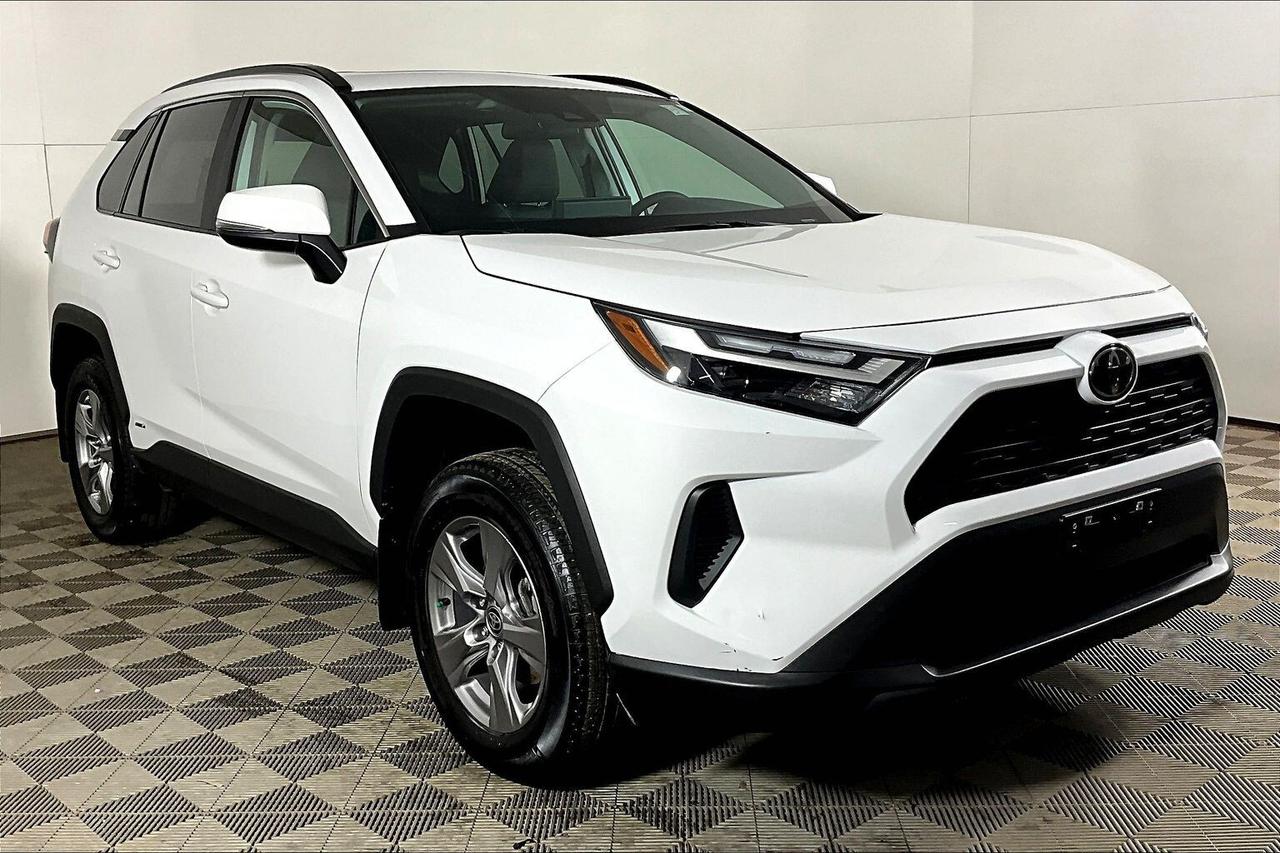 2025 Toyota RAV4 Hybrid XLE AWD Photo