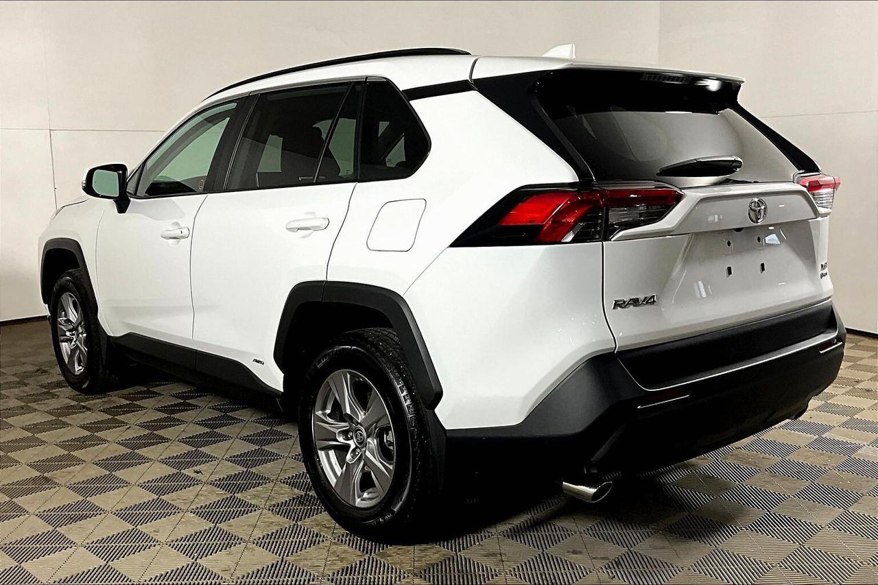 2025 Toyota RAV4 Hybrid XLE AWD Photo