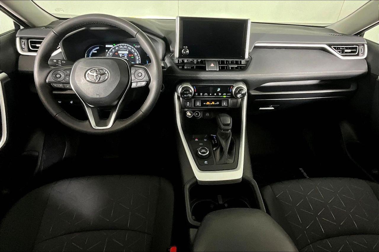 2025 Toyota RAV4 Hybrid XLE AWD Photo