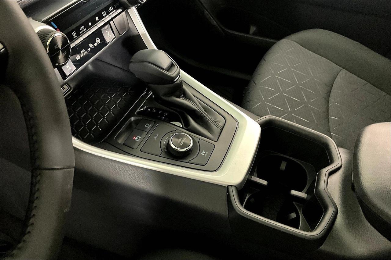 2025 Toyota RAV4 Hybrid XLE AWD Photo