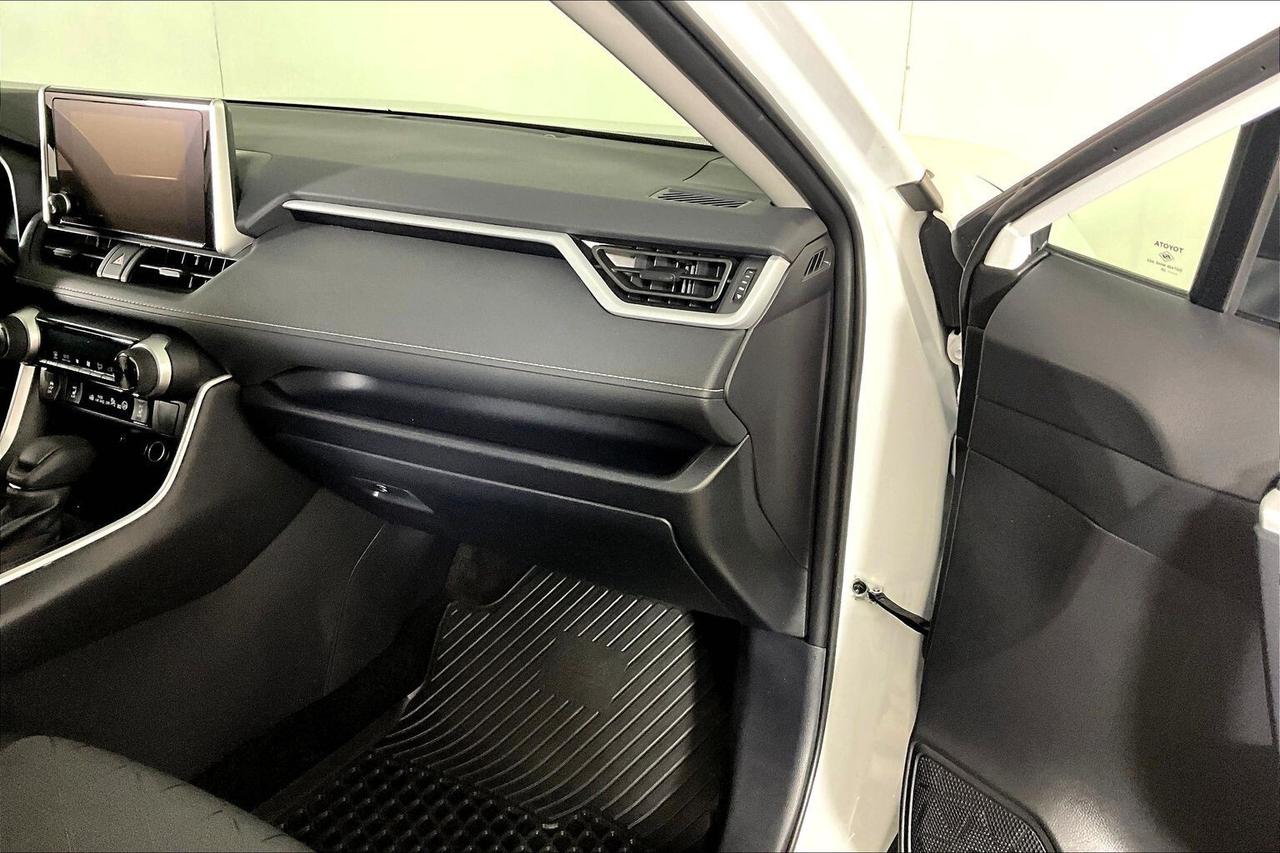 2025 Toyota RAV4 Hybrid XLE AWD Photo