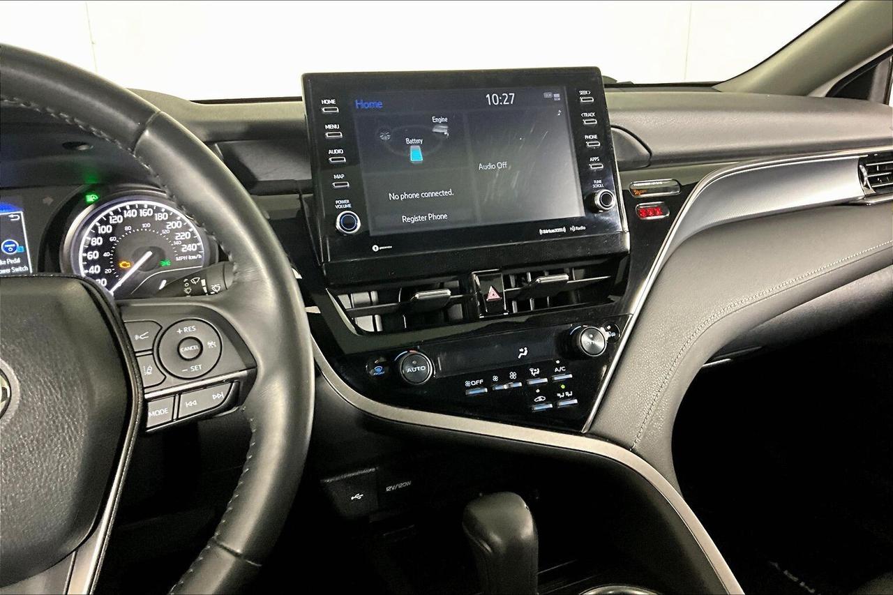 2022 Toyota Camry Hybrid SE Auto Photo