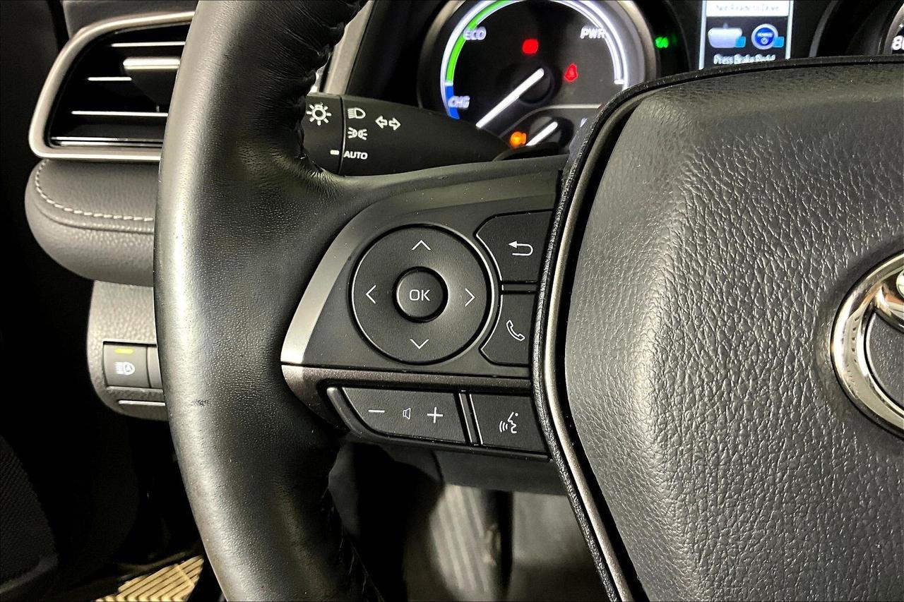 2022 Toyota Camry Hybrid SE Auto Photo