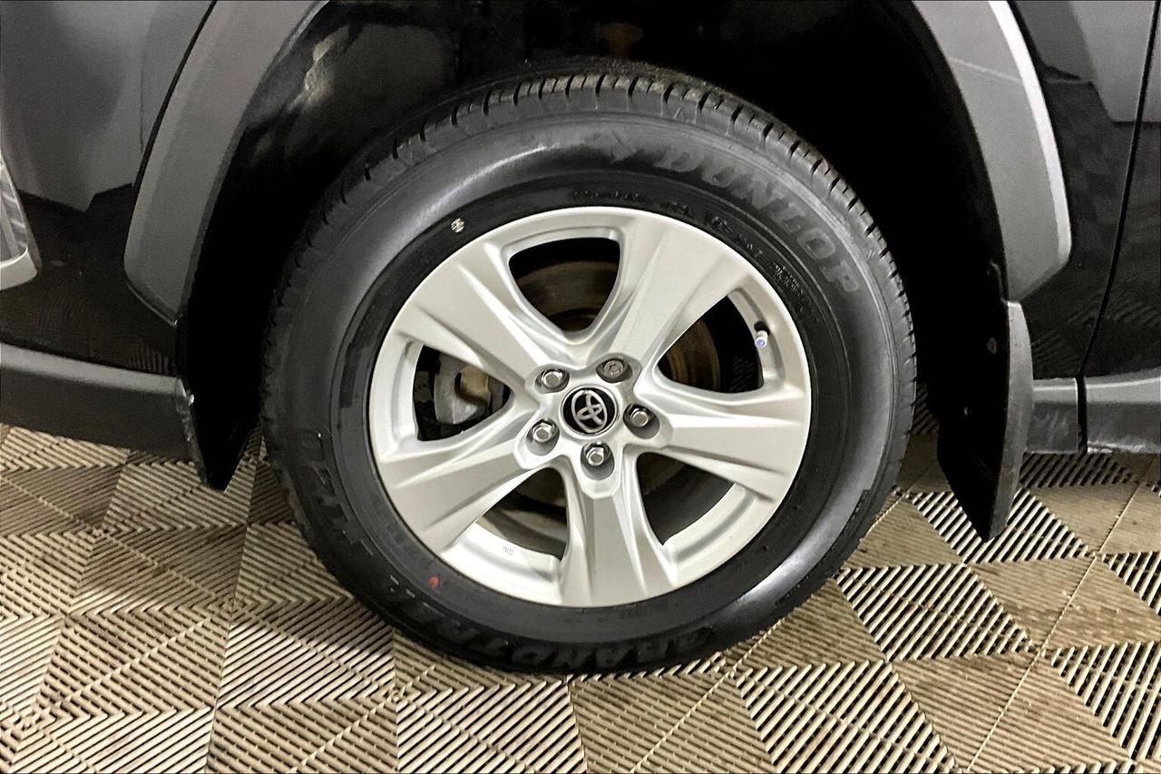 2021 Toyota RAV4 Hybrid XLE AWD Photo