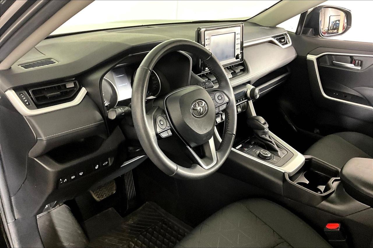 2021 Toyota RAV4 Hybrid XLE AWD Photo