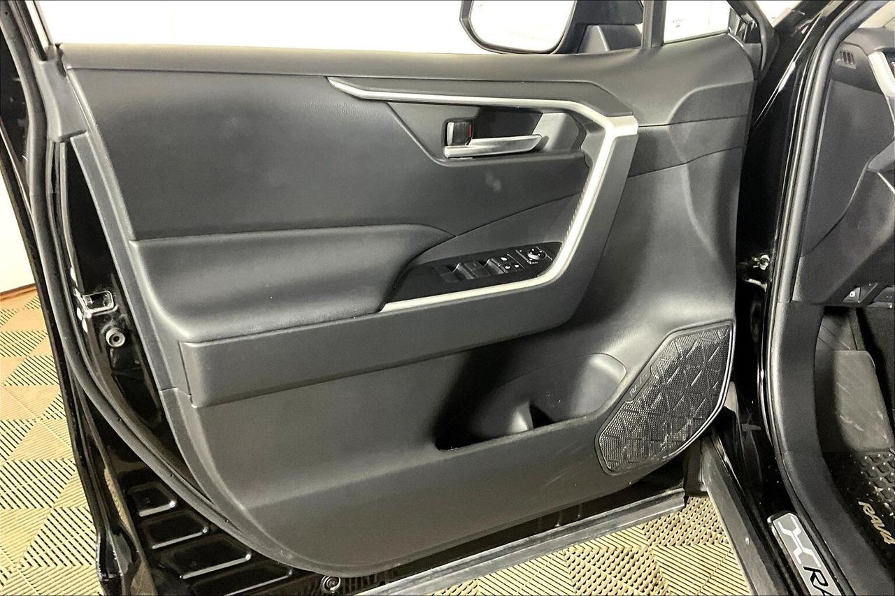 2021 Toyota RAV4 Hybrid XLE AWD Photo