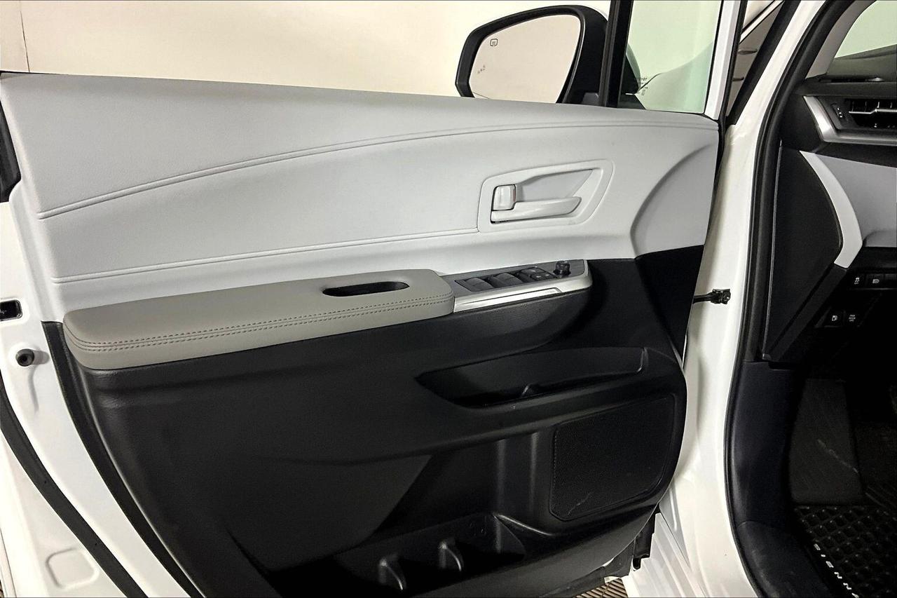 2025 Toyota Sienna LE 8-Passenger AWD Photo