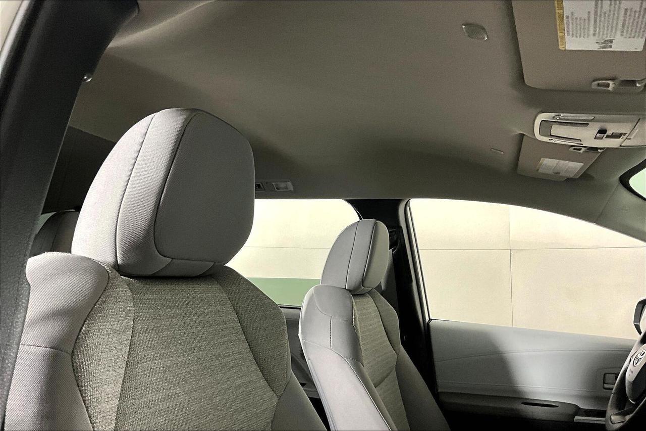 2025 Toyota Sienna LE 8-Passenger AWD Photo