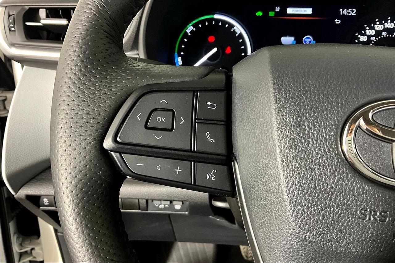 2025 Toyota Sienna LE 8-Passenger AWD Photo
