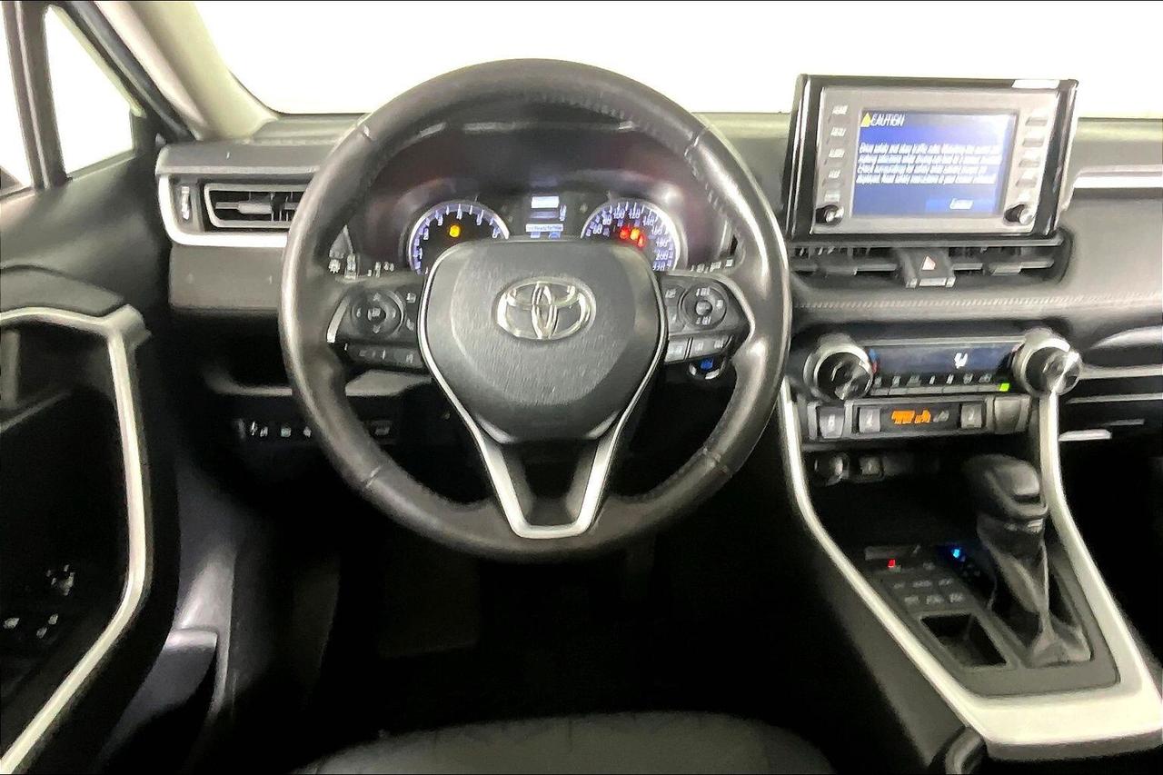 2020 Toyota RAV4 XLE AWD Photo