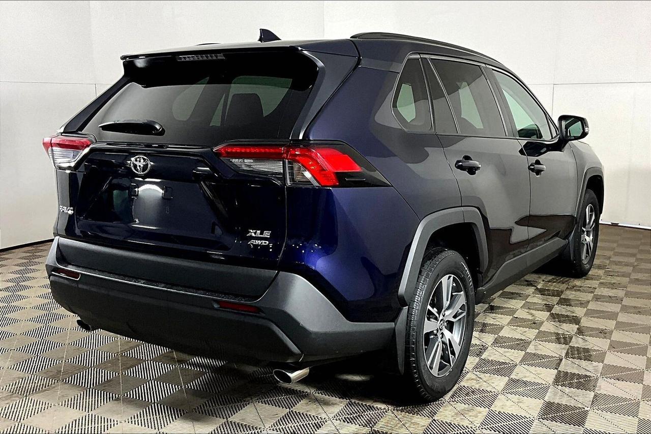 2020 Toyota RAV4 XLE AWD Photo
