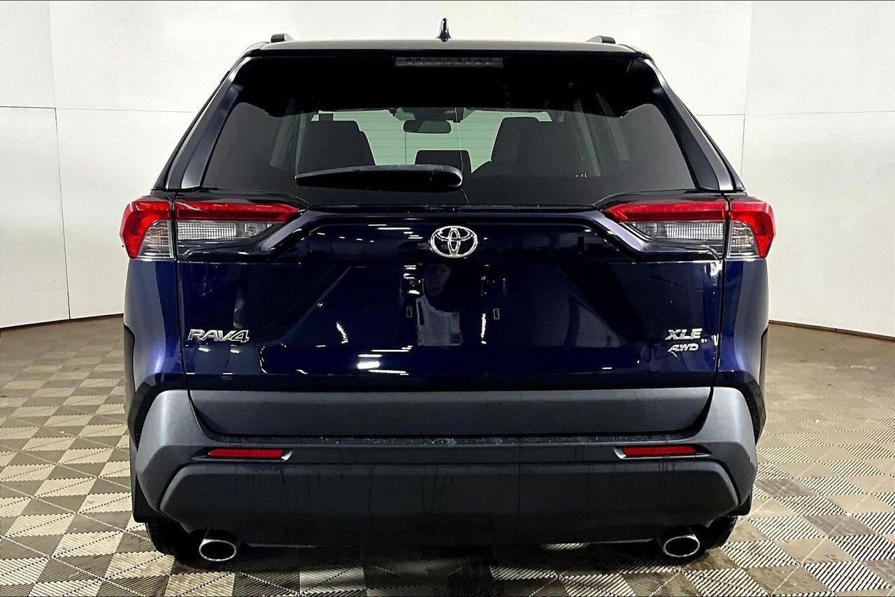 2020 Toyota RAV4 XLE AWD Photo