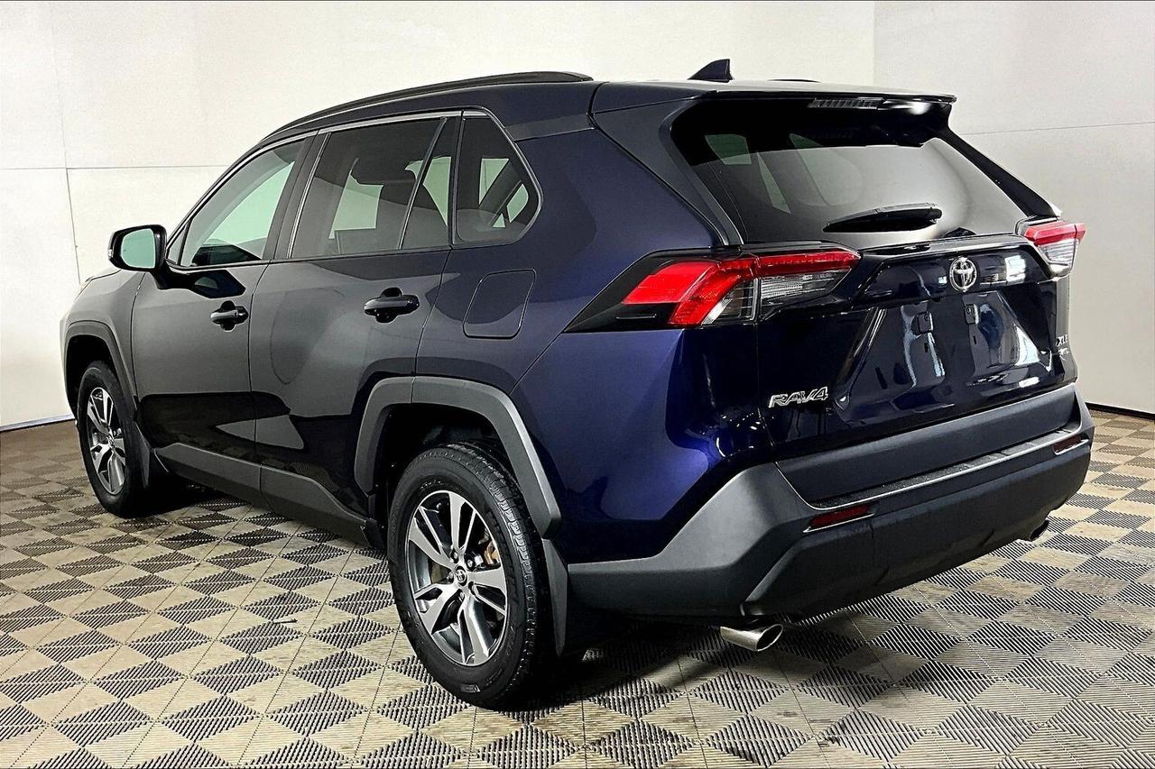 2020 Toyota RAV4 XLE AWD Photo