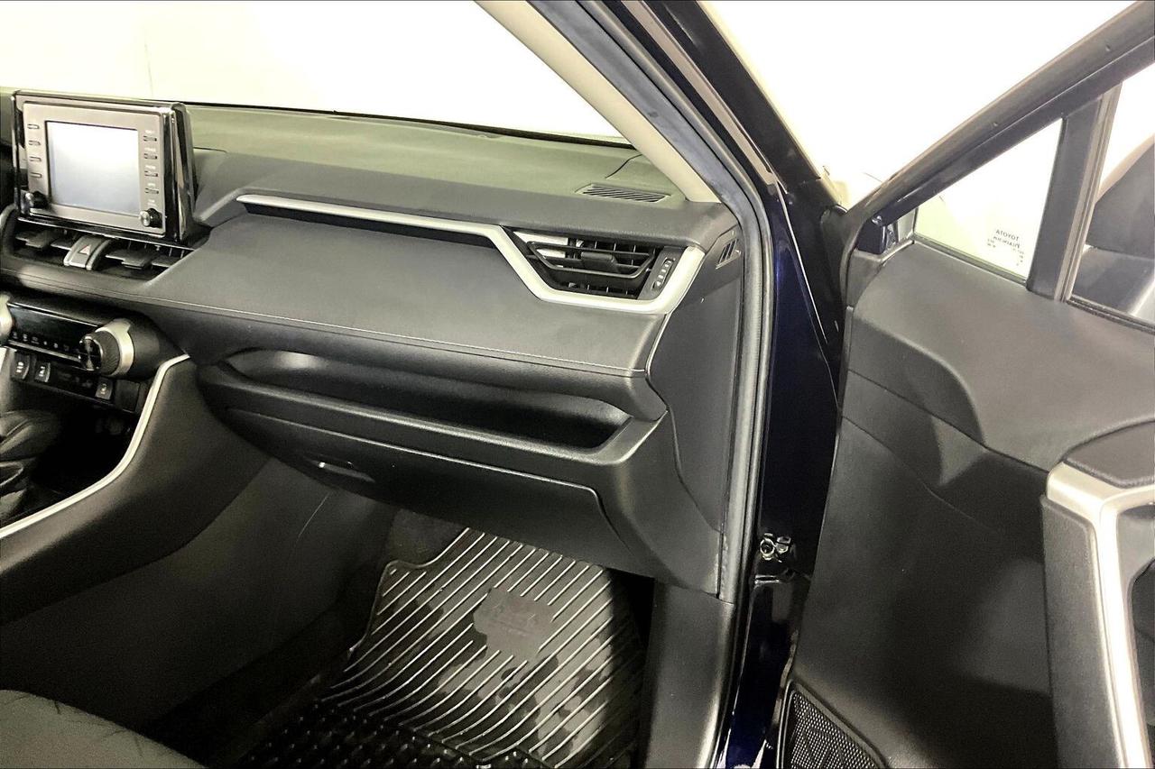 2020 Toyota RAV4 XLE AWD Photo