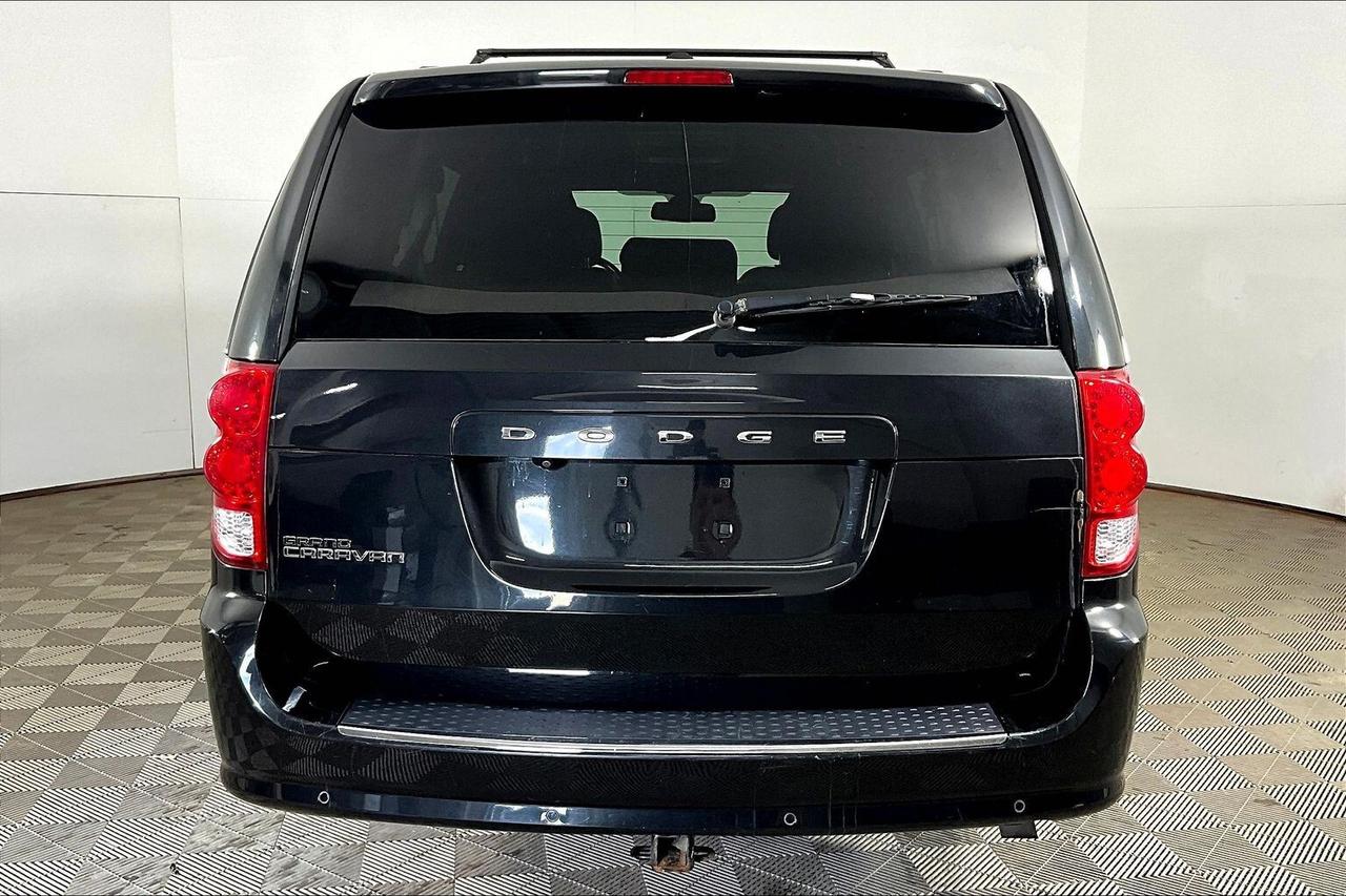 2020 Dodge Grand Caravan Premium Plus 2WD Photo3