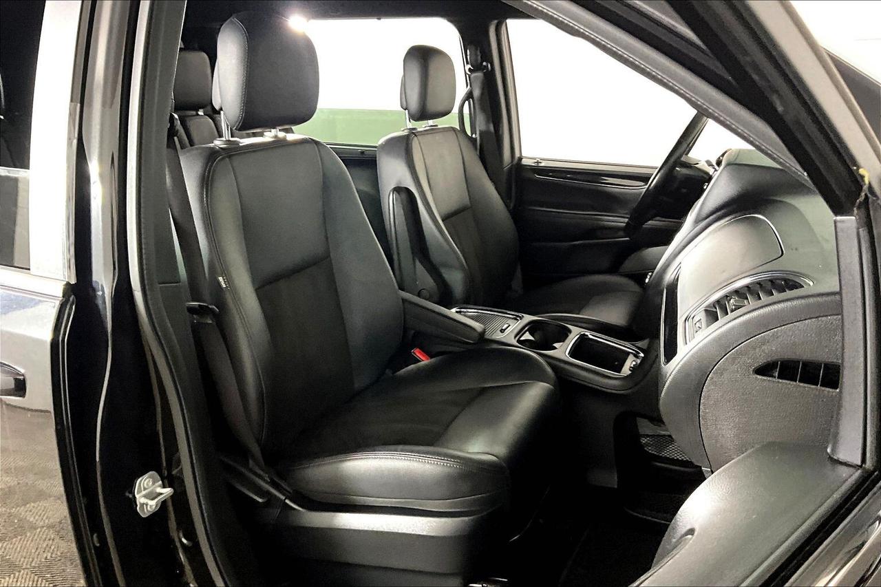 2020 Dodge Grand Caravan Premium Plus 2WD Photo