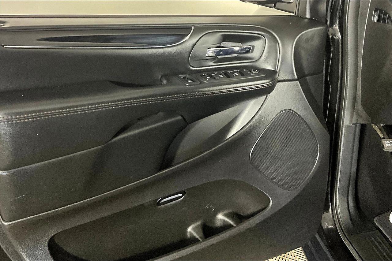 2020 Dodge Grand Caravan Premium Plus 2WD Photo