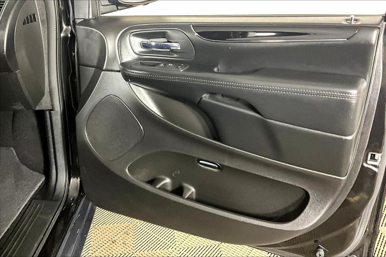 2020 Dodge Grand Caravan Premium Plus 2WD Photo