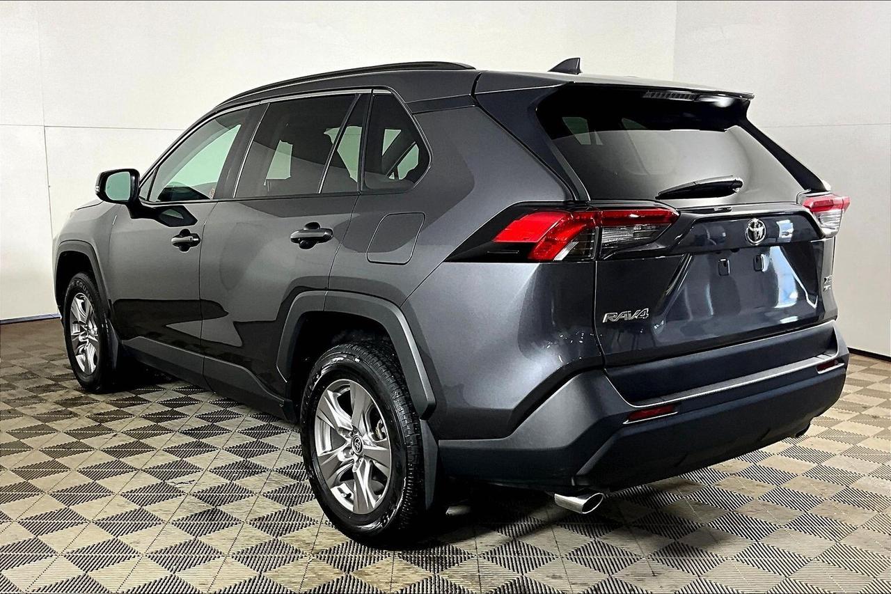2022 Toyota RAV4 XLE AWD Photo