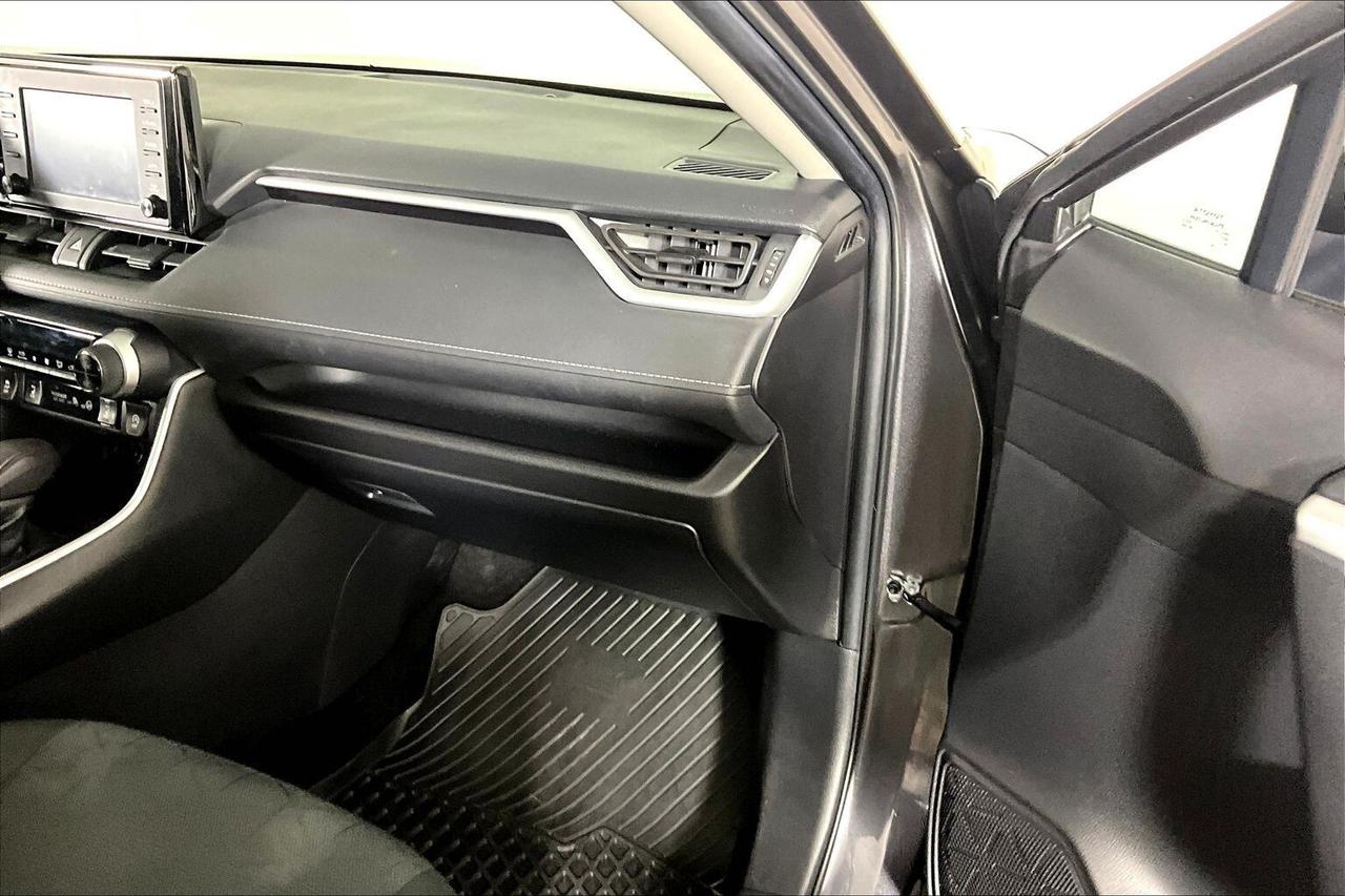 2022 Toyota RAV4 XLE AWD Photo