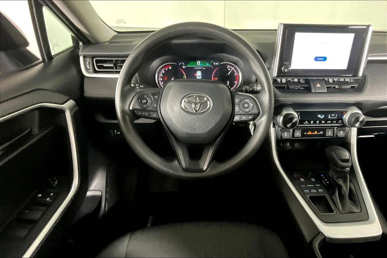 2023 Toyota RAV4 LE AWD Photo