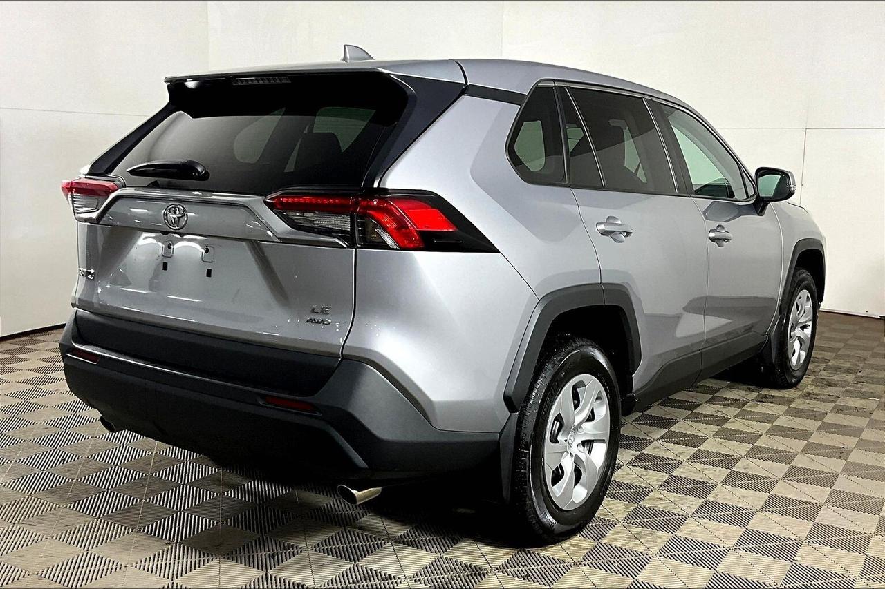 2023 Toyota RAV4 LE AWD Photo